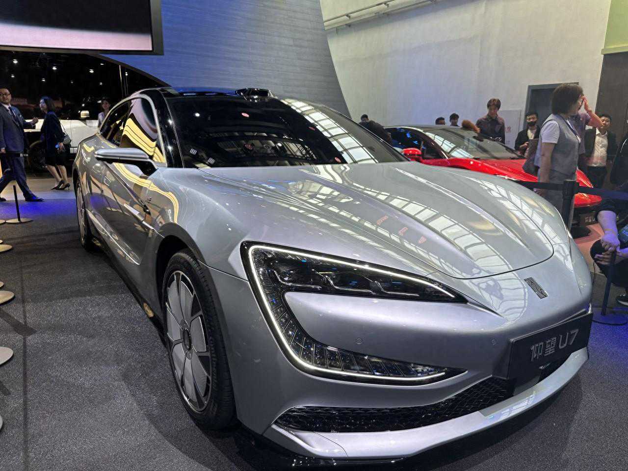 北京车展｜仰望U7正式亮相 首搭云辇-Z系统 2.9秒轻松破百