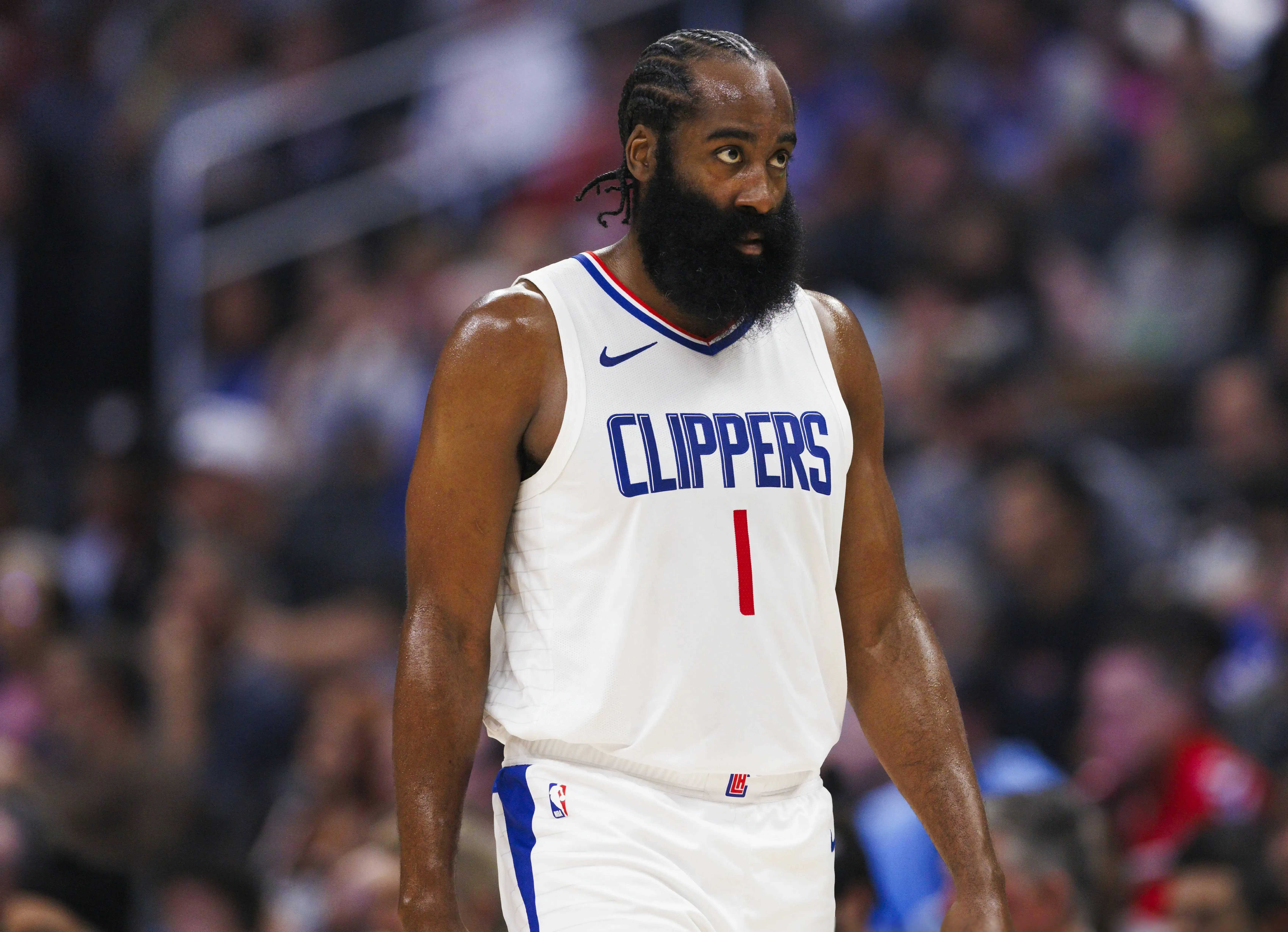 三连胜终结！哈登7中1 快船14分惨败国王 乔治12中5 小