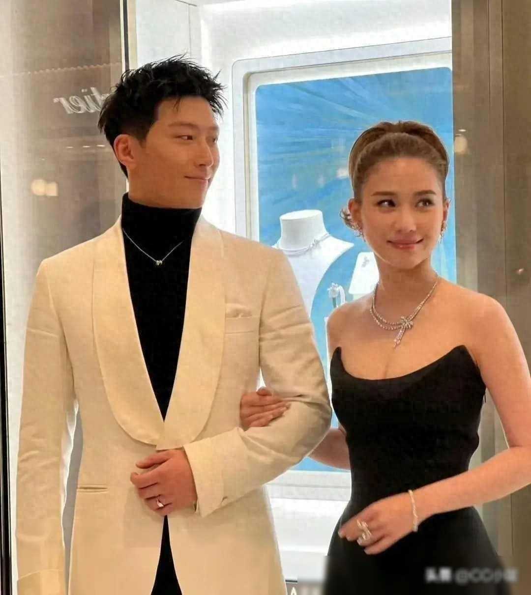 何超莲真的好美啊!她的头型完美,眼睛又大又圆,气质超好! 何超莲真的好美啊!她的头型完美,眼睛又大又圆,气质超好!