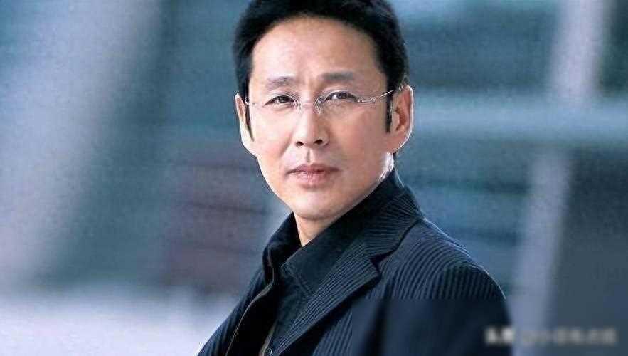 演技不咋地、只会“坑蒙拐骗”吃老本，这4位老戏骨该醒醒了！