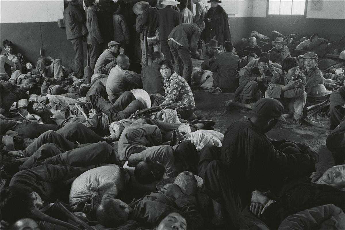 侯登科摄影回顾展低调展出，早年成名之作首次面世