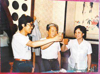 一本杂志，三位先生