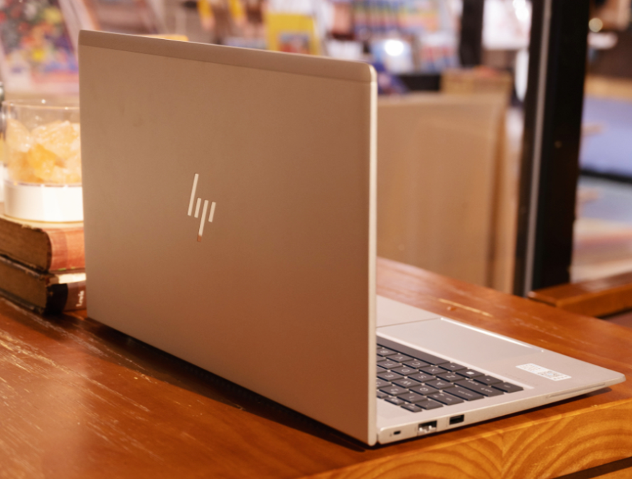 带小键盘的商务轻薄本终于安排上了