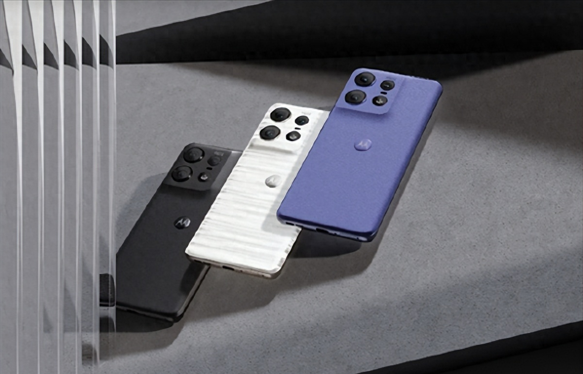 小米Civi4Pro迎劲敌!moto新机海外版率先登场,国行更残暴 小米Civi4Pro迎劲敌!moto新机海外版率先登场,国行更残暴