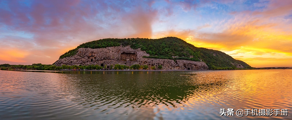 皇家石窟中的这尊雕像以神秘微笑著称，被誉为“东方蒙娜丽莎”