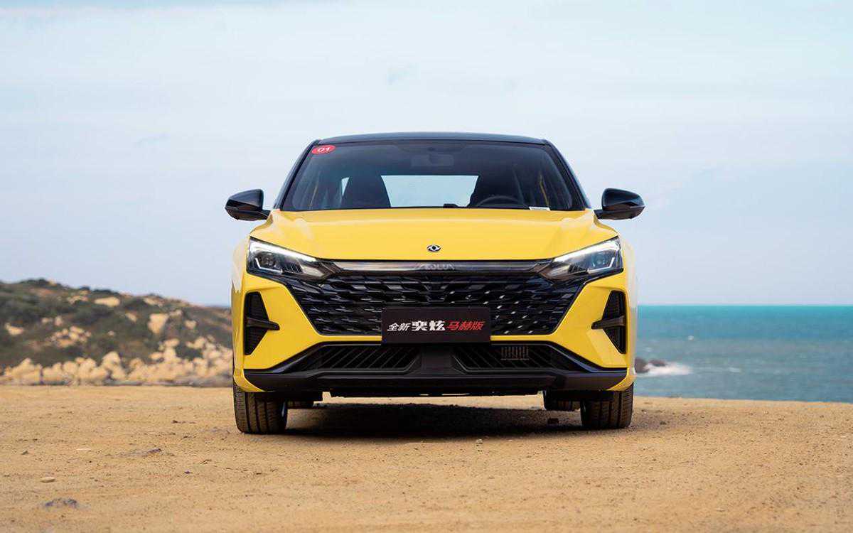 年轻人10万买车首选？试驾东风风神奕炫马赫版，底盘高级感很强