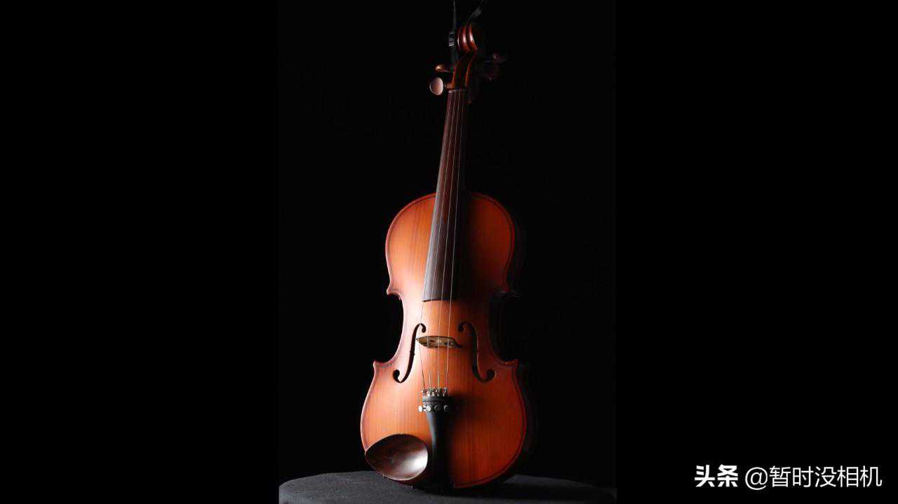 静物摄影有多难？多闪光灯拍摄小提琴教程！原来摄影这么简单