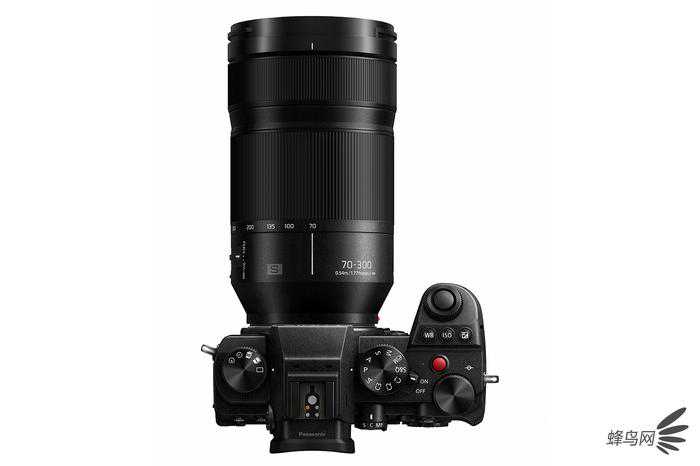 长焦/微距/轻巧三合一 松下发布全画幅微单镜头70-300mm F4.5-5.6