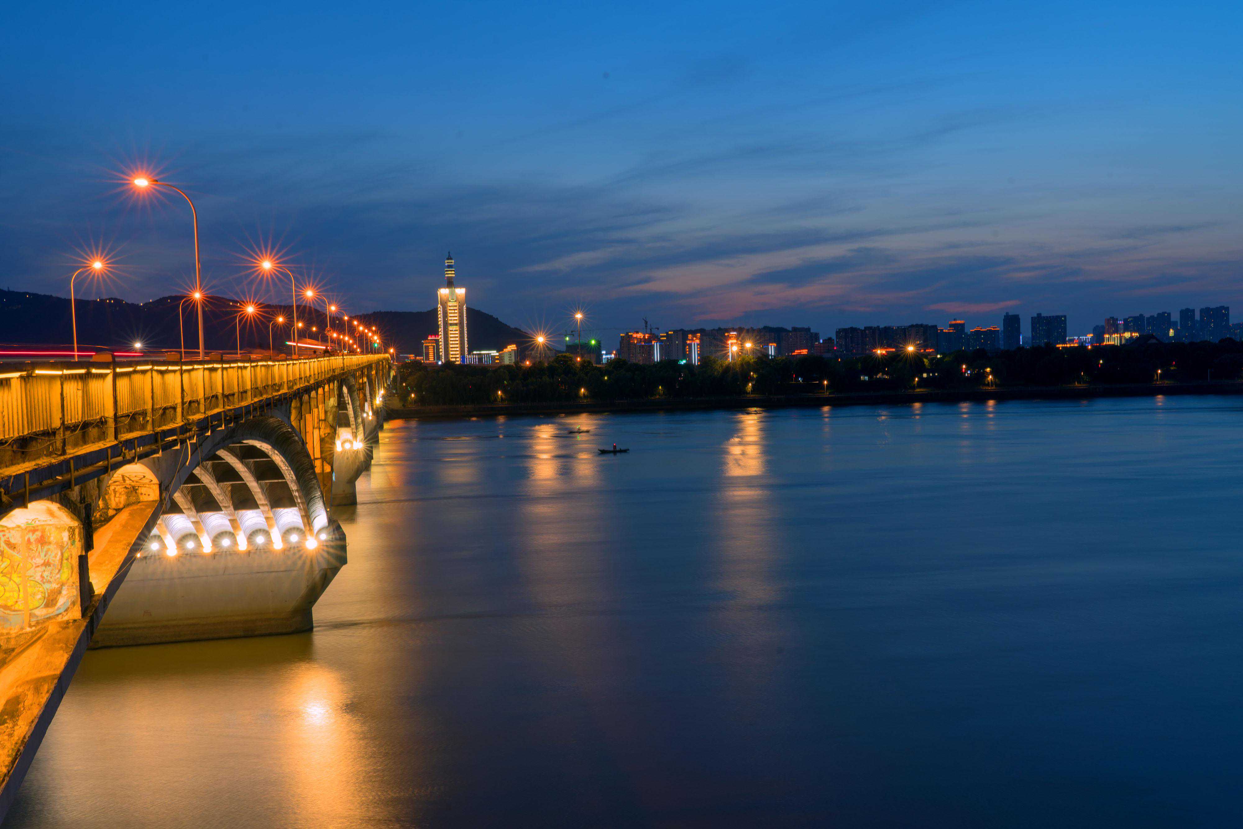 对于小白来说 怎样买镜头才是性价比高的 新手买相机镜头攻略 对于小白来说 怎样买镜头才是性价比高的 新手买相机镜头攻略