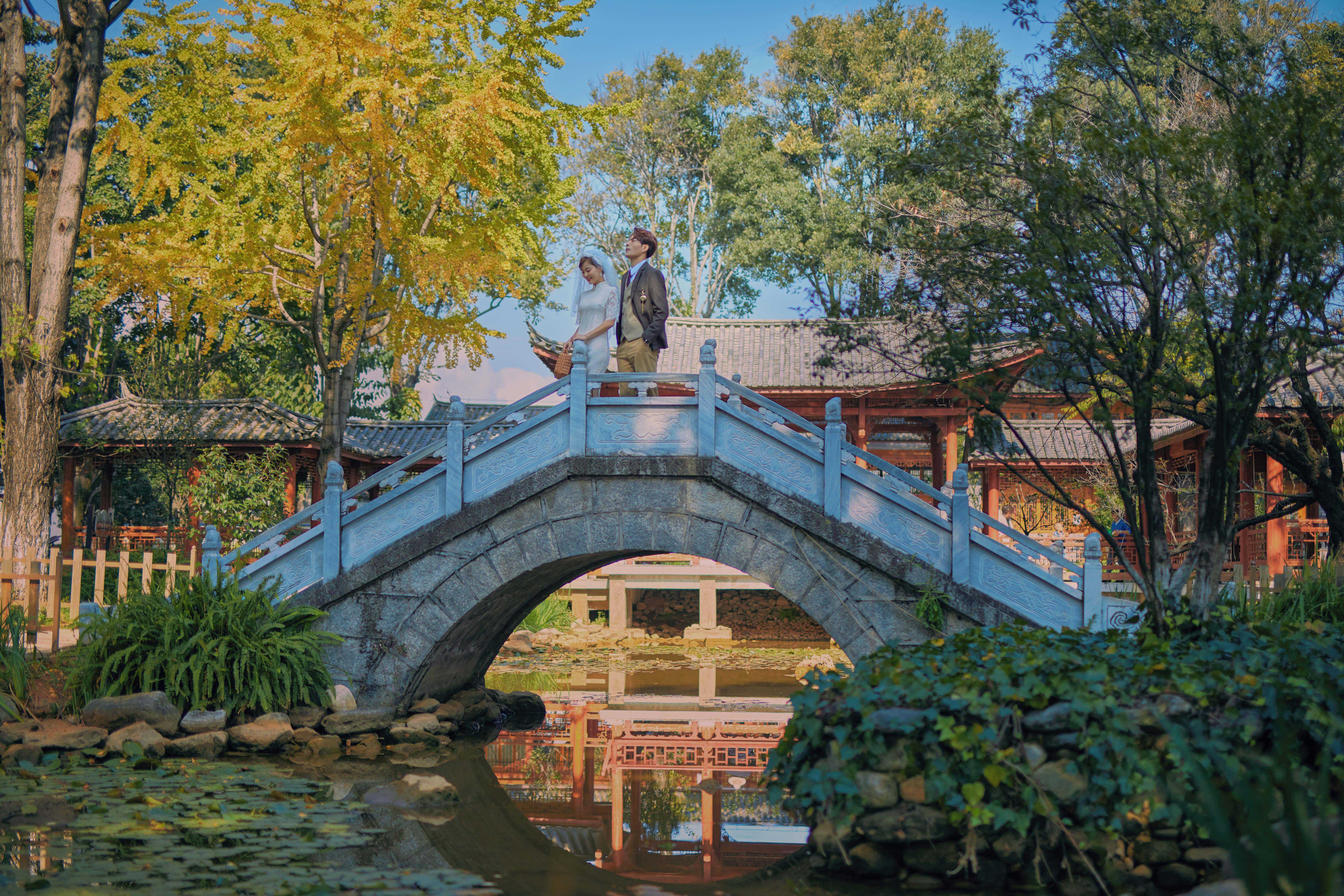 丽江婚纱摄影前十排名哪家好？全网爆火的旅拍风真实面目直击心田