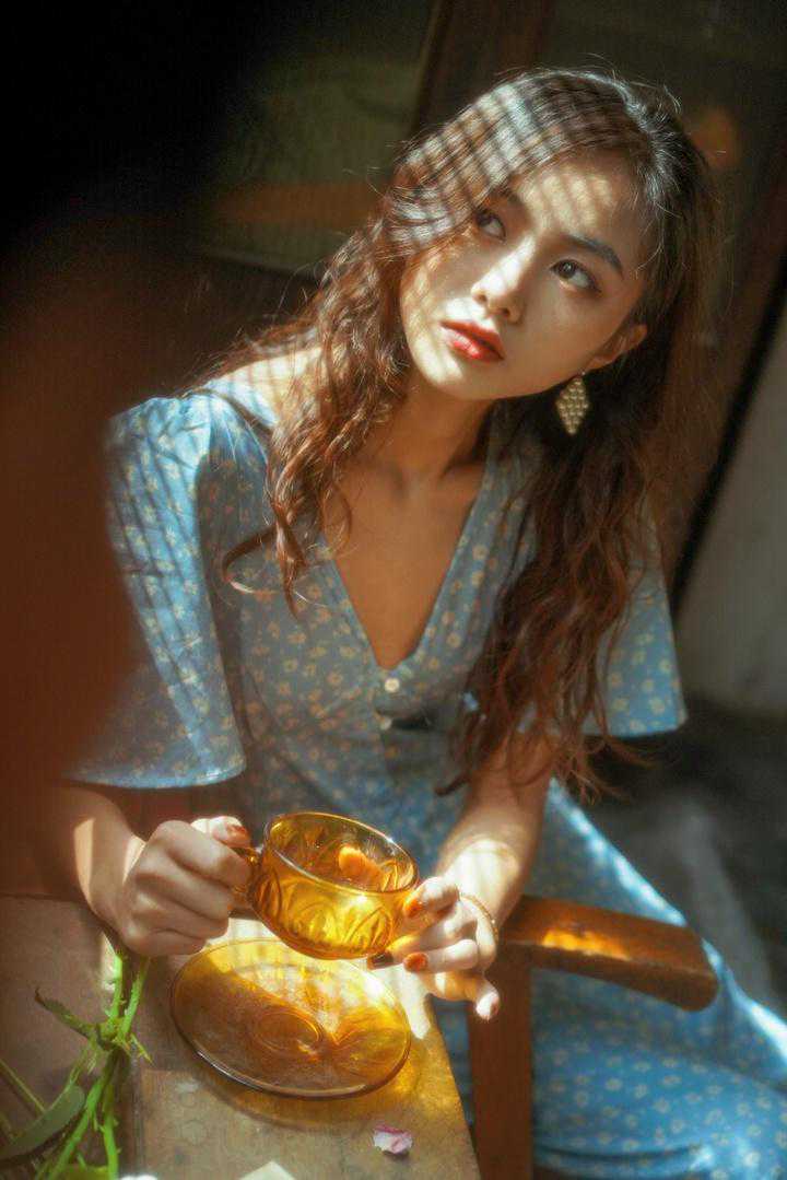 朦胧复古少女写真合集,这种柔焦梦幻的风格太让人上头了 朦胧复古少女写真合集,这种柔焦梦幻的风格太让人上头了