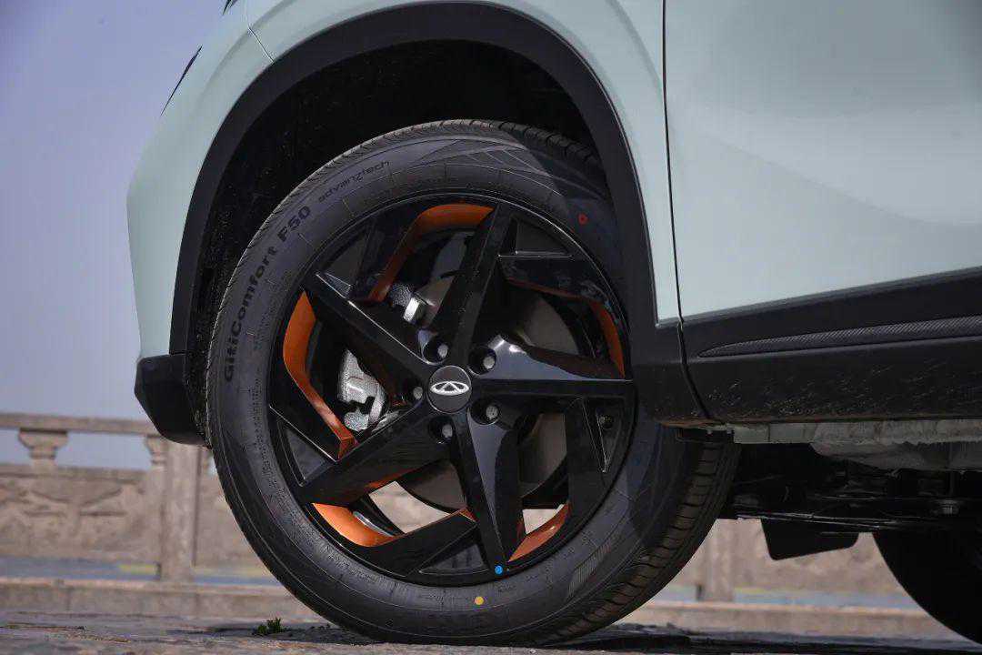 奇瑞OMODA 5：镂空尾翼+290牛·米，Ta回头率爆表！月底就能定