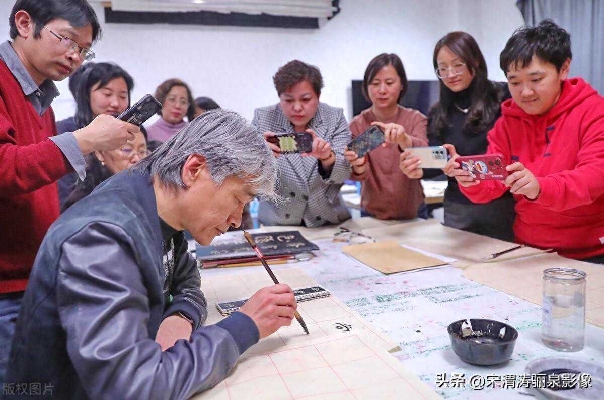 河北秦皇岛艺术夜校生机勃勃