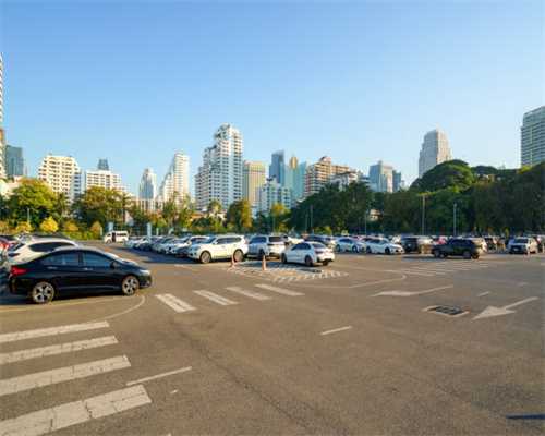 《平原上的摩西》:诗句般的人生温度 《平原上的摩西》:诗句般的人生温度