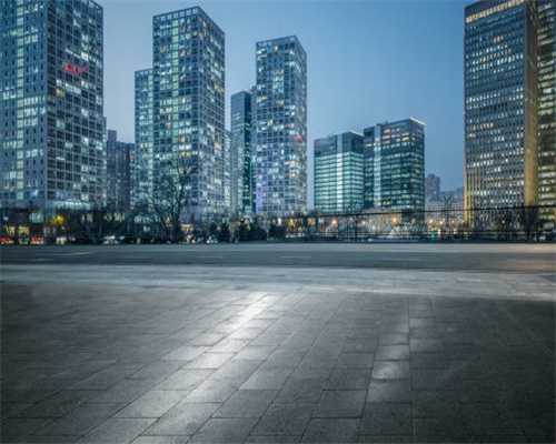 拍摄特殊角度不好对焦？估焦或许是个好办法－摄影早自习第1119日